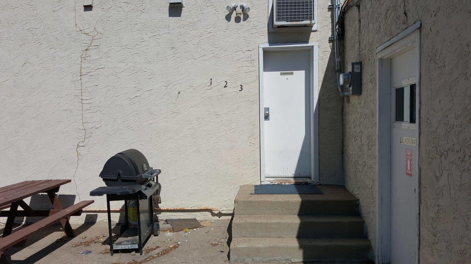 Hat Motel Medicine Hat Exterior foto